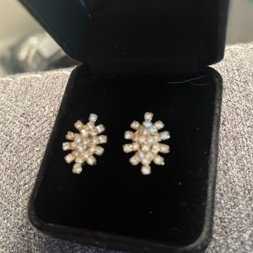 Vintage Elegant Gold and Crystal Stud Earrings